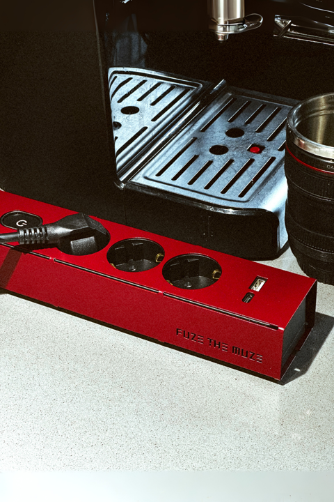 Muze 2.0 Sour Cherry Hızlı Şarjlı Grup Priz - 2 metre