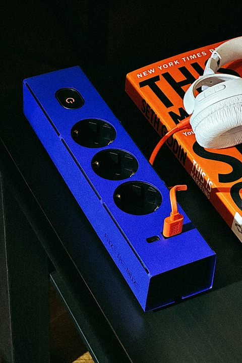 Muze 2.0 Electric Blue Hızlı Şarjlı Grup Priz - 3 metre