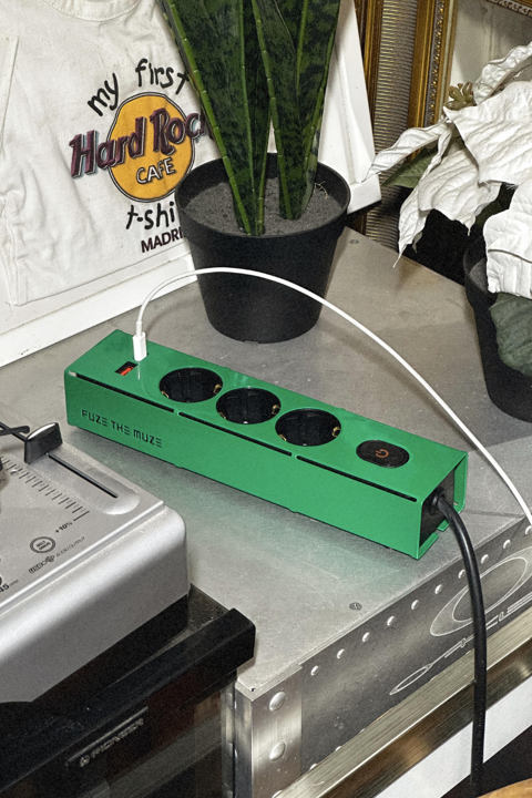 Muze 2.0 Alien Green Hızlı Şarjlı Grup Priz - 3 metre