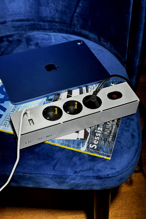 Muze 2.0 Space Gray Hızlı Şarjlı Grup Priz - 3 metre